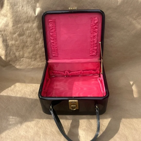 Vintage 1960’s Elizabeth Arden Train Case patent leather - Picture 1 of 10
